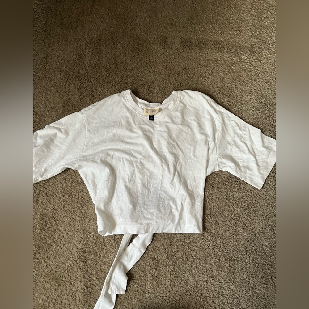 Open back tie white cropped tshirt size small never worn